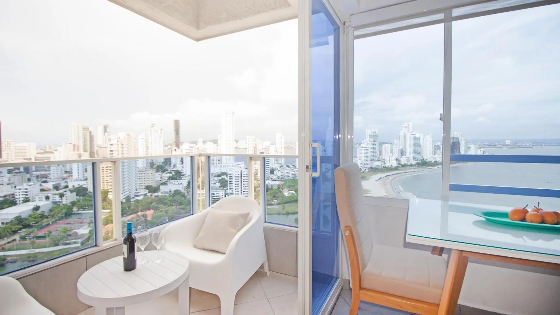 Apartment Riviera Sunrise Beach - Frente Al Mar Y Vista Panoramica A Toda La Ciudad Cartagena