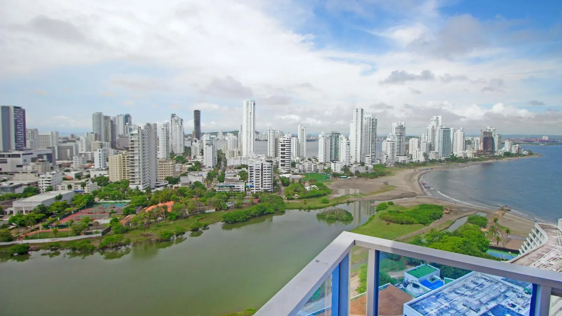 Apartment Riviera Sunrise Beach - Frente Al Mar Y Vista Panoramica A Toda La Ciudad Cartagena