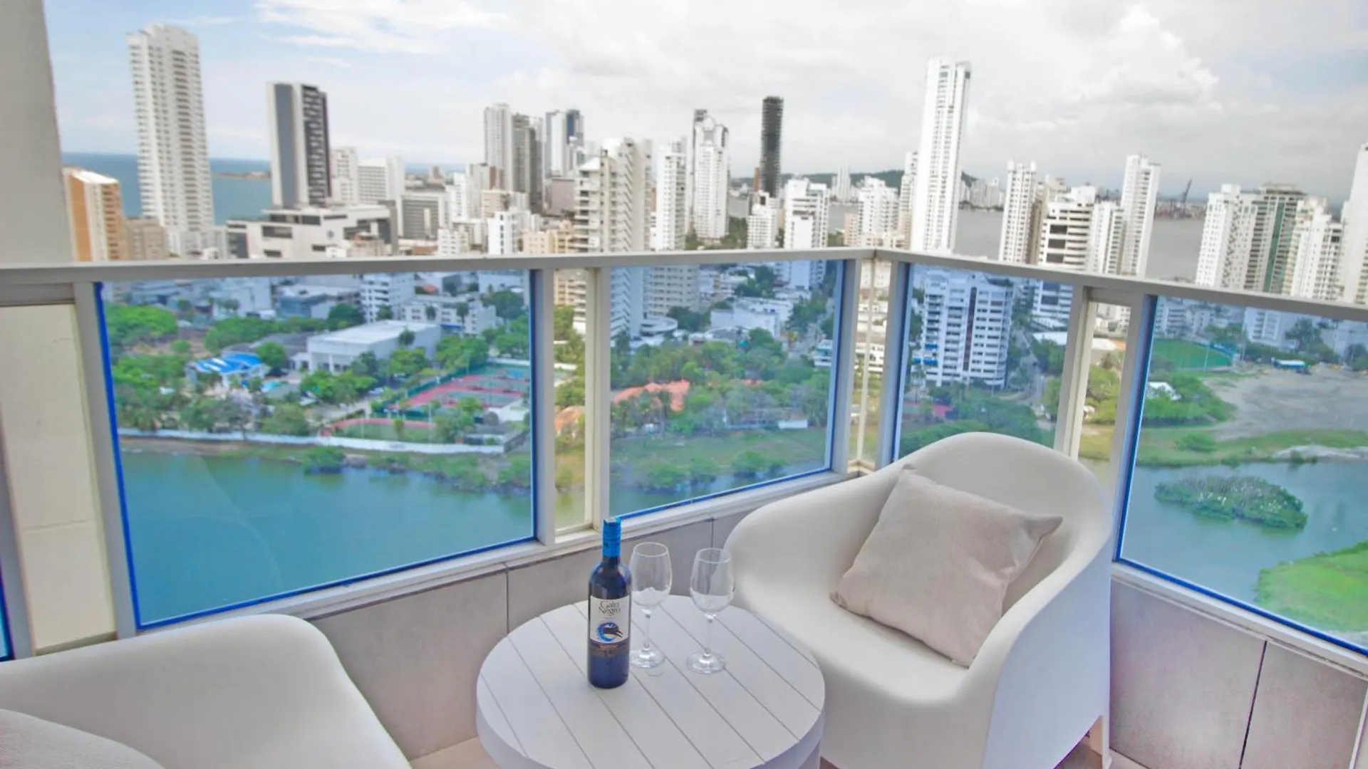 Apartment Riviera Sunrise Beach - Frente Al Mar Y Vista Panoramica A Toda La Ciudad Cartagena